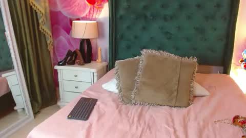 Lilith Snoop online show from December 13, 2025, 7:53 pm