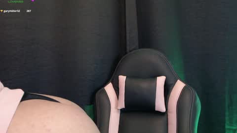 Snapshot of lilithwallkeer chatting on December 7, 2024, 2:46 pm Maria online show from December 7, 2024, 2:46 pm