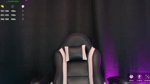 Snapshot of lilithwallkeer chatting on December 17, 2024, 5:29 am Maria online show from December 17, 2024, 5:29 am