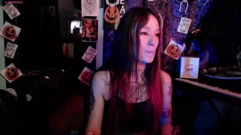 Snapshot of lilithword chatting on October 18, 2025, 1:34 pm Call me Lilith online show from October 18, 2025, 1:34 pm