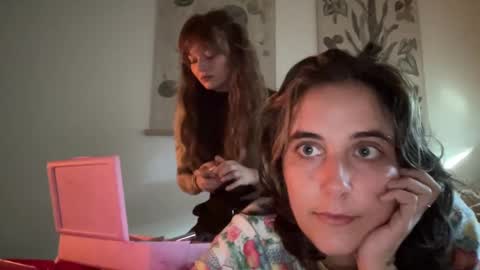 lilldaddysgirl online show from September 20, 2025, 3:46 pm