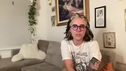 lilldaddysgirl online show from October 3, 2025, 2:30 am