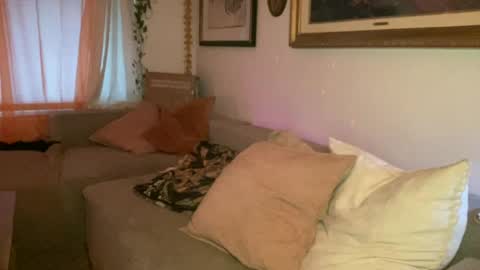 lilldaddysgirl online show from July 5, 2026, 3:23 am