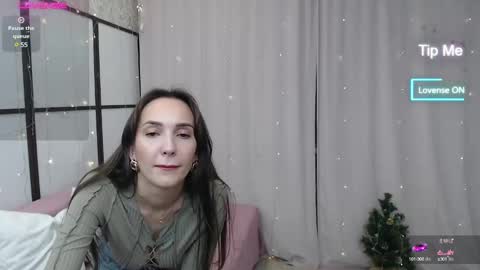 Snapshot of lillian_clark7 chatting on December 27, 2024, 6:10 pm Lillian online show from December 27, 2024, 6:10 pm