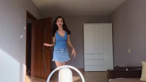 Snapshot of lillian_clark7 chatting on October 5, 2025, 5:17 am Lillian online show from October 5, 2025, 5:17 am