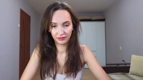 Lillian online show from November 25, 2025, 7:19 am