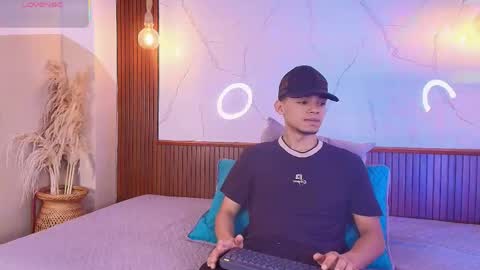 lillian_lee1 online show from June 5, 2026, 5:51 pm