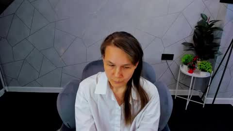 Snapshot of lillian_white1 chatting on December 19, 2024, 7:18 am lillian_white1 online show from December 19, 2024, 7:18 am