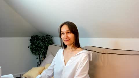 Snapshot of lillian_white1 chatting on February 27, 2025, 12:02 pm lillian_white1 online show from February 27, 2025, 12:02 pm