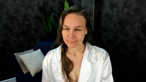 Snapshot of lillian_white1 chatting on October 18, 2025, 12:02 am lillian_white1 online show from October 18, 2025, 12:02 am