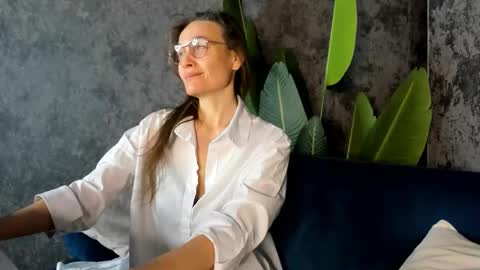 Snapshot of lillian_white1 chatting on October 20, 2025, 11:49 pm lillian_white1 online show from October 20, 2025, 11:49 pm