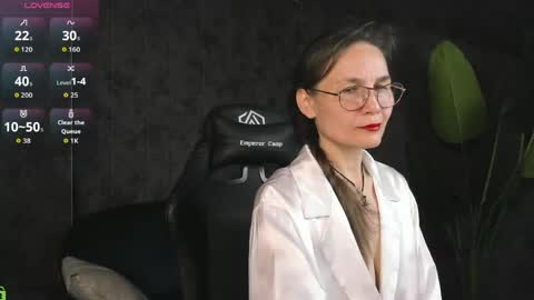 Snapshot of lillian_white1 chatting on June 3, 2026, 12:57 am lillian_white1 online show from June 3, 2026, 12:57 am