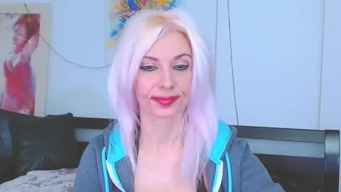 Snapshot of lillianasara chatting on January 23, 2025, 3:16 am Lara online show from January 23, 2025, 3:16 am