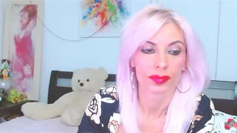 Snapshot of lillianasara chatting on October 13, 2025, 4:18 pm Lara online show from October 13, 2025, 4:18 pm