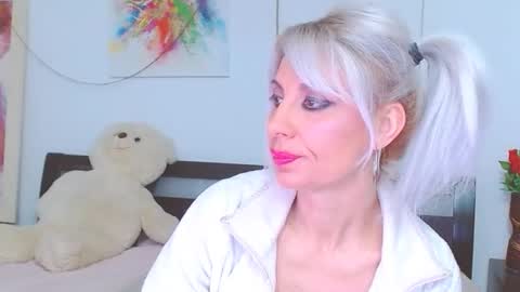 Snapshot of lillianasara chatting on February 4, 2026, 2:06 am Lara online show from February 4, 2026, 2:06 am