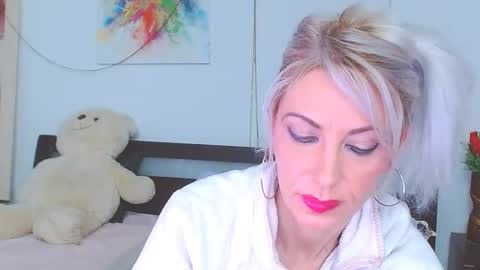 Snapshot of lillianasara chatting on February 6, 2026, 12:48 am Lara online show from February 6, 2026, 12:48 am