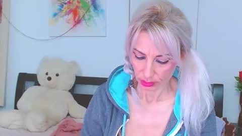 Snapshot of lillianasara chatting on February 26, 2026, 10:53 pm Lara online show from February 26, 2026, 10:53 pm