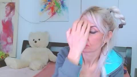 Snapshot of lillianasara chatting on March 3, 2026, 12:28 am Lara online show from March 3, 2026, 12:28 am