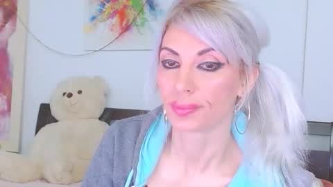 Snapshot of lillianasara chatting on March 9, 2026, 9:41 pm Lara online show from March 9, 2026, 9:41 pm