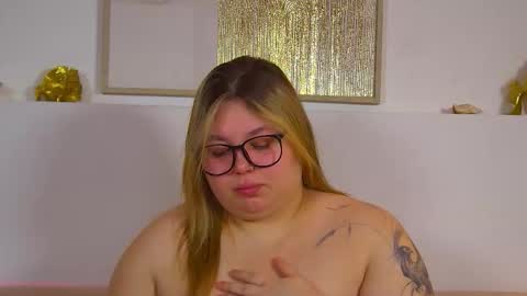 LillianHaig online show from March 2, 2026, 6:48 pm