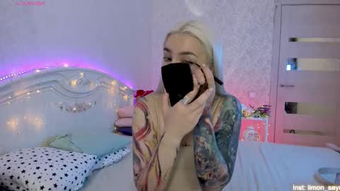 LilliMoore online show from September 20, 2025, 11:50 pm