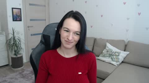 lilliyves online show from May 5, 2026, 10:23 am
