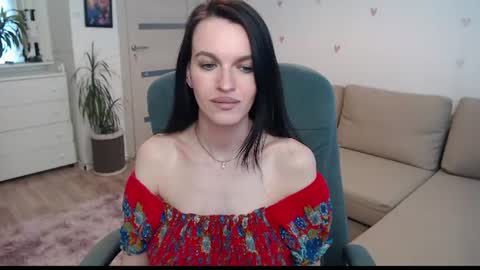 Snapshot of lilliyves chatting on July 9, 2026, 5:39 pm lilliyves online show from July 9, 2026, 5:39 pm