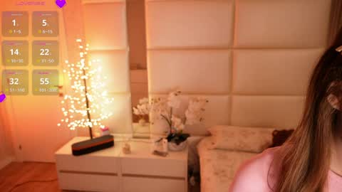 Lilly Colins online show from April 16, 2026, 7:58 pm