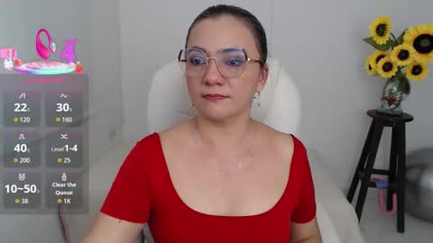 Snapshot of lilly_milf chatting on October 14, 2025, 2:29 pm Lilly online show from October 14, 2025, 2:29 pm