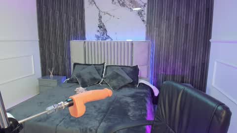 Lilly Ortiz online show from February 15, 2025, 8:54 pm