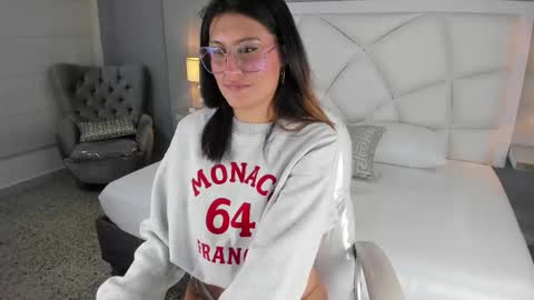 Snapshot of lillywills chatting on October 15, 2025, 4:23 am Lilly  online show from October 15, 2025, 4:23 am
