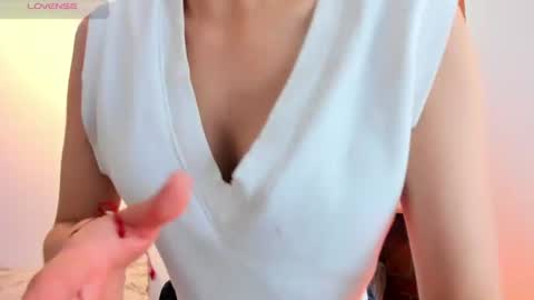 lilmei_ online show from July 30, 2026, 9:25 pm
