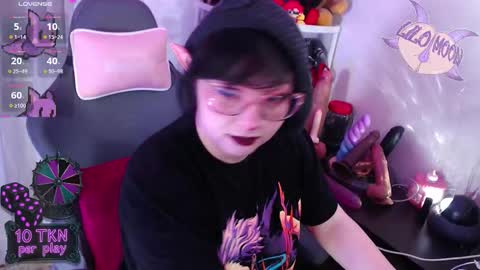 Lilo  online show from November 15, 2025, 1:51 pm