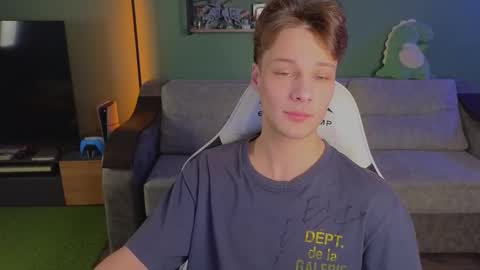 Snapshot of lilteddyboy chatting on November 12, 2025, 10:15 am lilteddyboy online show from November 12, 2025, 10:15 am