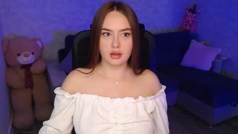 lily_baker_ online show from June 3, 2026, 8:17 am