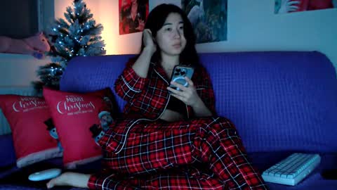 Snapshot of lily_litle chatting on December 15, 2024, 7:10 pm Lily Litle online show from December 15, 2024, 7:10 pm