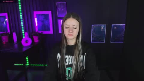 Lily online show from March 2, 2025, 8:16 am