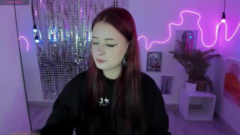 Snapshot of lily_moonlight chatting on September 21, 2025, 6:48 am Lily online show from September 21, 2025, 6:48 am