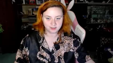 Snapshot of lily_shamy chatting on November 1, 2025, 6:32 pm Alice online show from November 1, 2025, 6:32 pm