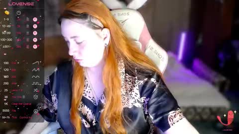 Snapshot of lily_shamy chatting on November 25, 2025, 5:40 am Alice online show from November 25, 2025, 5:40 am