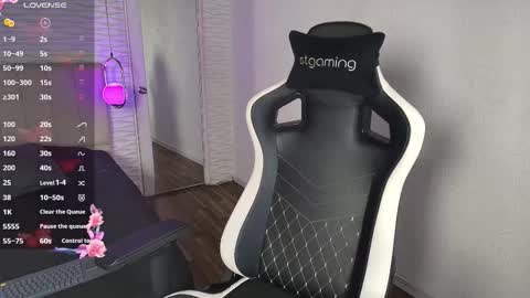 Snapshot of lily_waist chatting on October 24, 2025, 11:06 am lily_waist online show from October 24, 2025, 11:06 am