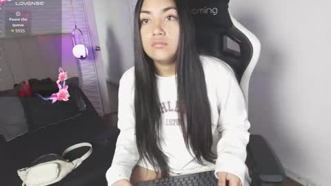 Snapshot of lily_waist chatting on November 8, 2025, 10:59 am lily_waist online show from November 8, 2025, 10:59 am