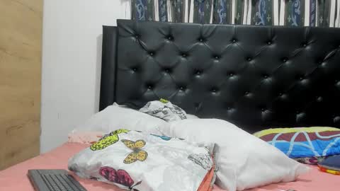 Lily online show from January 5, 2026, 5:27 pm