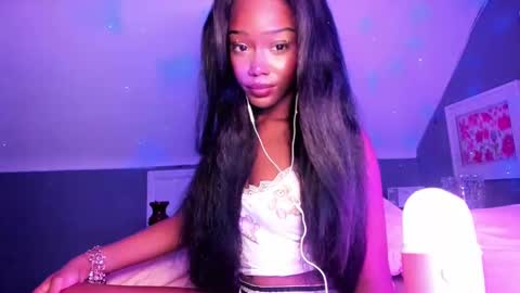 Snapshot of lilyblloom chatting on September 22, 2025, 6:04 am lilyblloom online show from September 22, 2025, 6:04 am