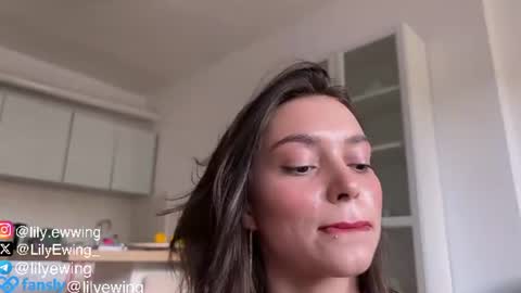 Snapshot of lilyewing_ chatting on July 31, 2026, 3:33 pm Lily online show from July 31, 2026, 3:33 pm