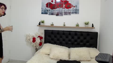 lilyfox23 online show from January 22, 2025, 12:38 pm