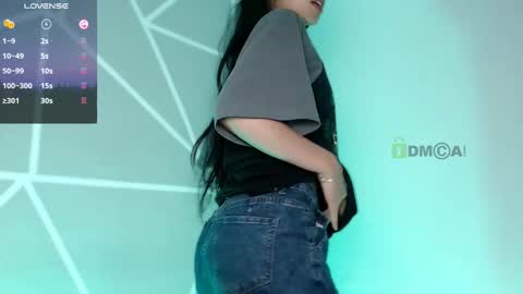 Snapshot of lilylouisee_ chatting on December 12, 2024, 1:43 am Liliana louise online show from December 12, 2024, 1:43 am