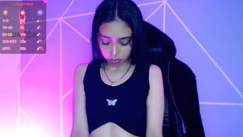 Snapshot of lilylouisee_ chatting on October 10, 2025, 3:16 am Liliana louise online show from October 10, 2025, 3:16 am