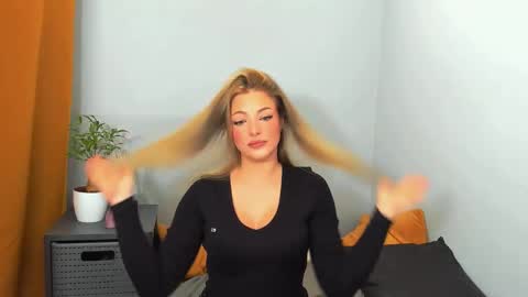 Snapshot of lilylovely26 chatting on January 13, 2025, 5:33 am Lily online show from January 13, 2025, 5:33 am