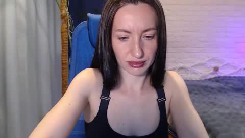 Lily online show from October 3, 2025, 4:31 am